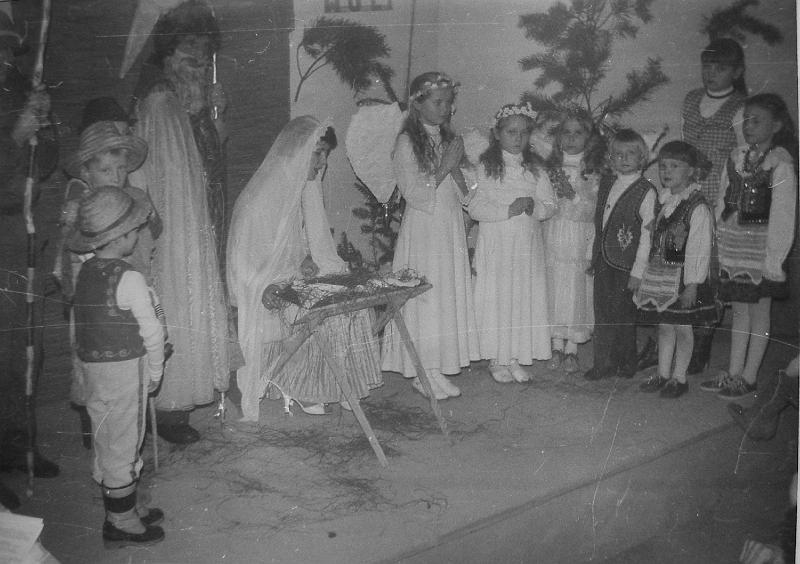 parafia polskokatolicka 1_71.jpg - Rok 1983. Opłatek parafialny